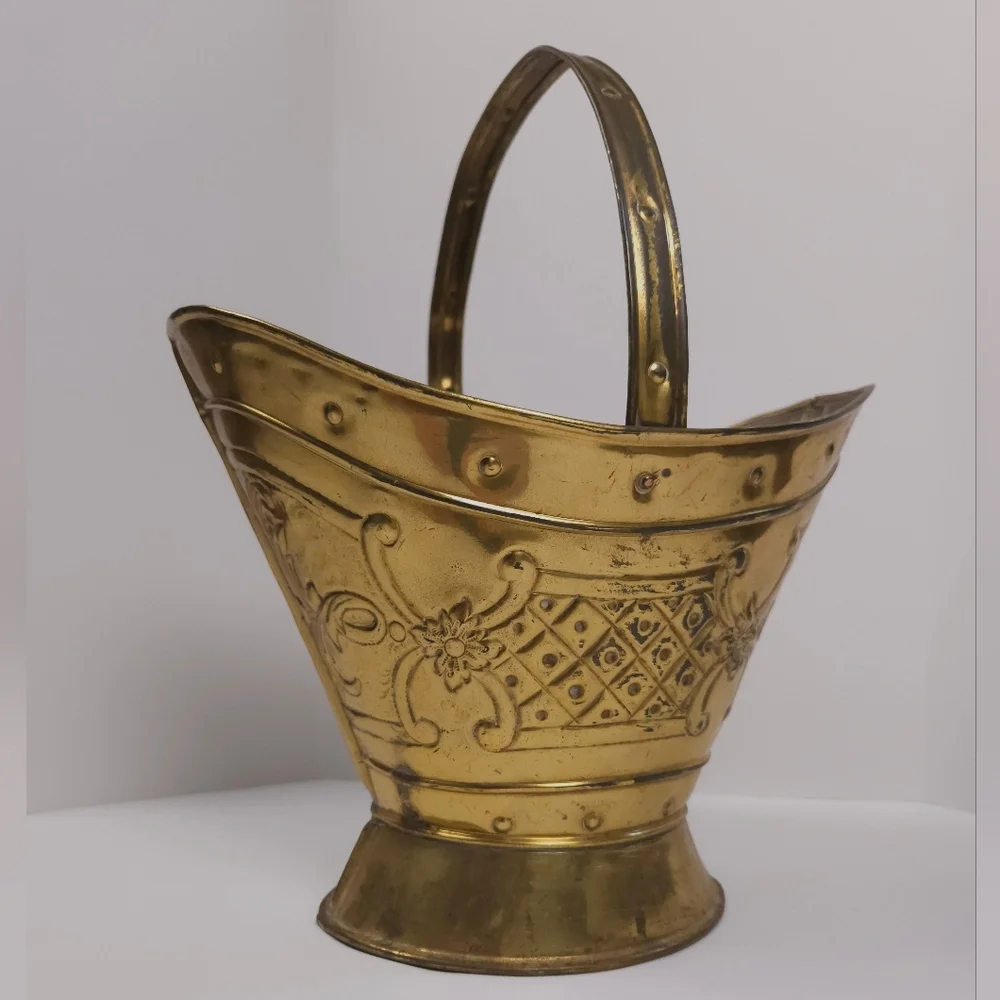 Delvaux Victorian Brass Vintage Antique Embossed Decorative Coal Scuttle Bucket